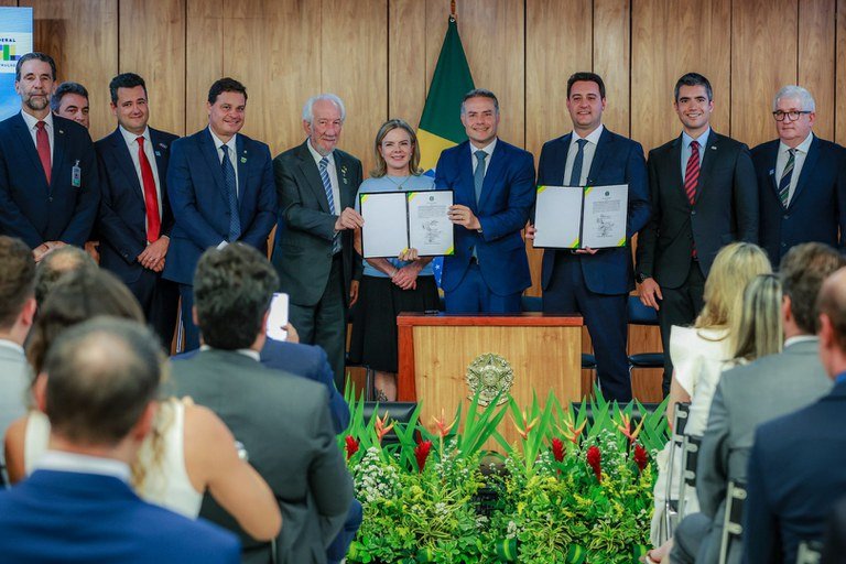 f626aea2-c69d-427d-b210-863c93344bf6